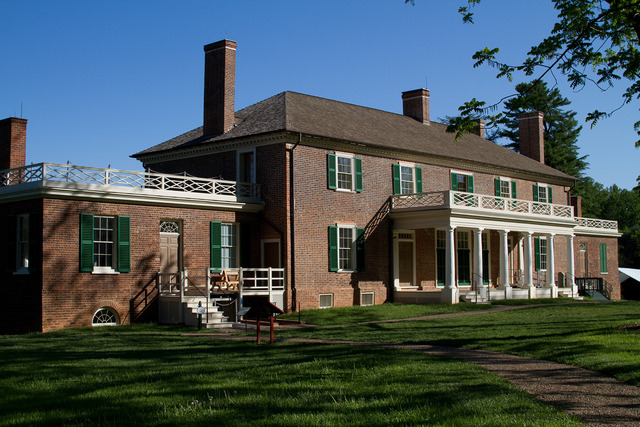 Shutters_on_the_mansion_dm_jpg_42010-6